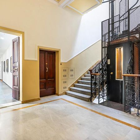 San Marco Black Appartamento Luxury Con Terrazzo E Parcheggio Su Richiesta Firenze Eksteriør billede
