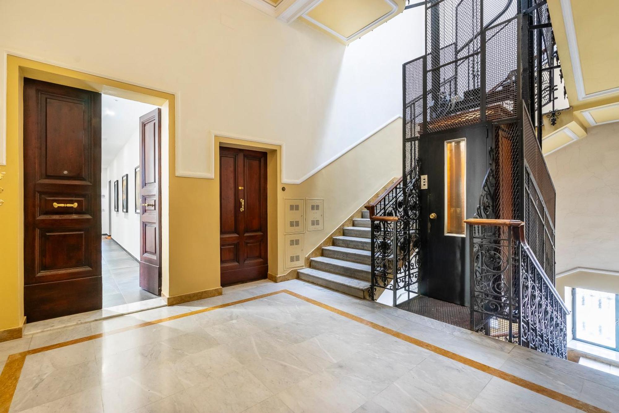 San Marco Black Appartamento Luxury Con Terrazzo E Parcheggio Su Richiesta Firenze Eksteriør billede