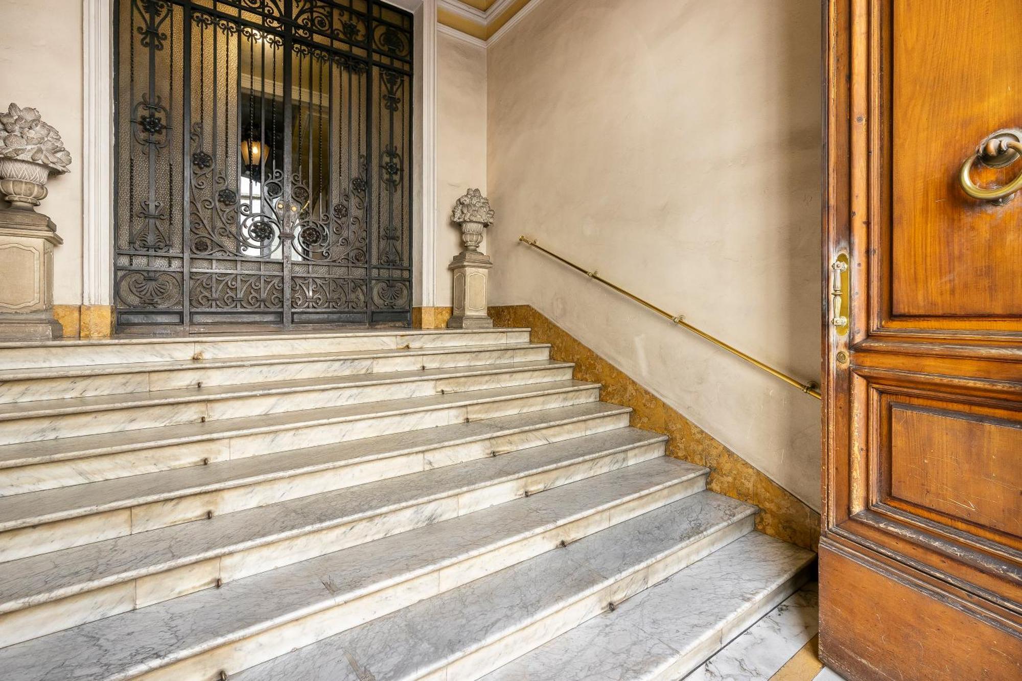 San Marco Black Appartamento Luxury Con Terrazzo E Parcheggio Su Richiesta Firenze Eksteriør billede