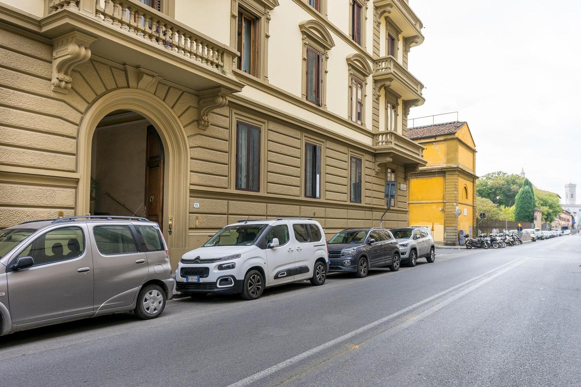 San Marco Black Appartamento Luxury Con Terrazzo E Parcheggio Su Richiesta Firenze Eksteriør billede