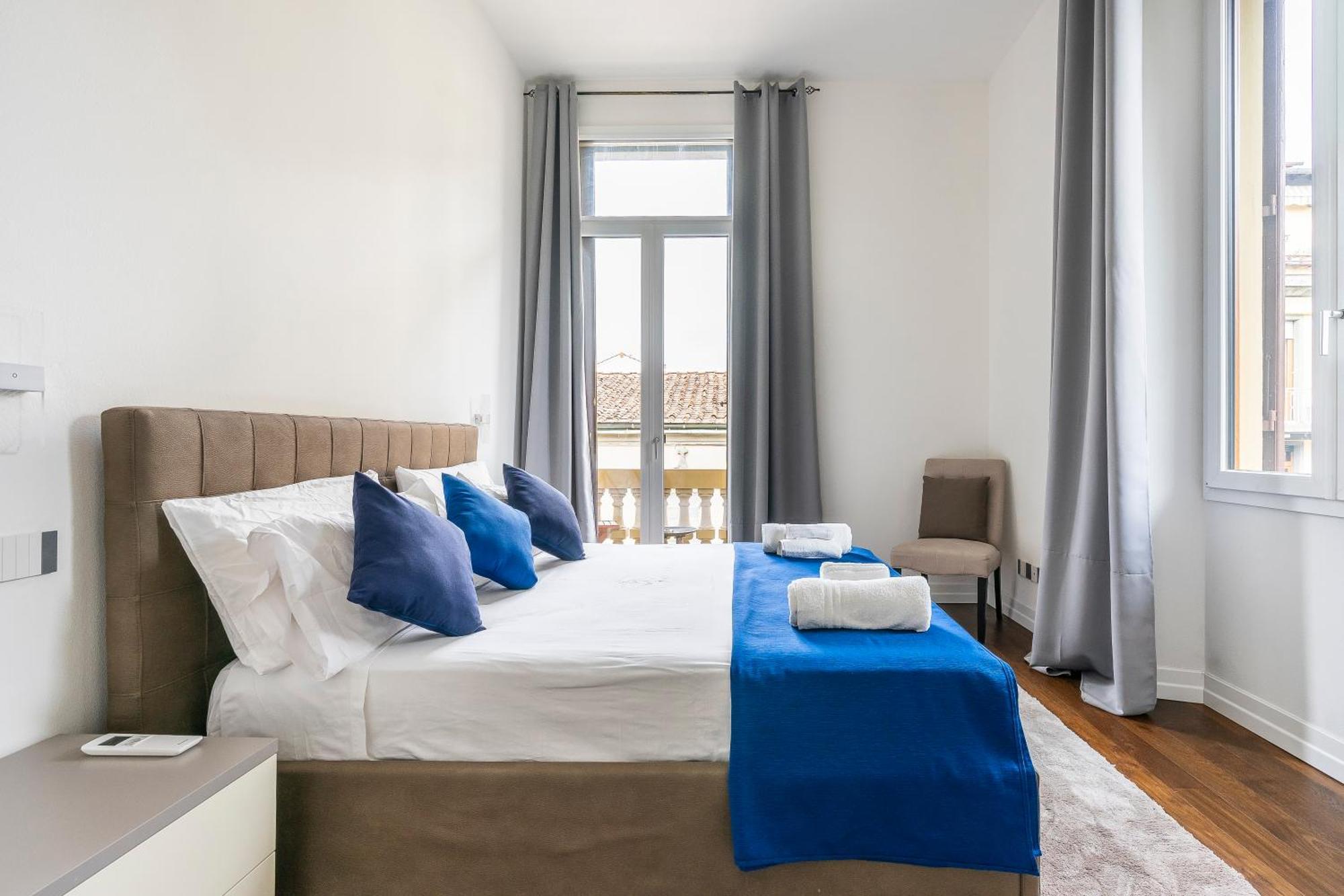San Marco Black Appartamento Luxury Con Terrazzo E Parcheggio Su Richiesta Firenze Eksteriør billede