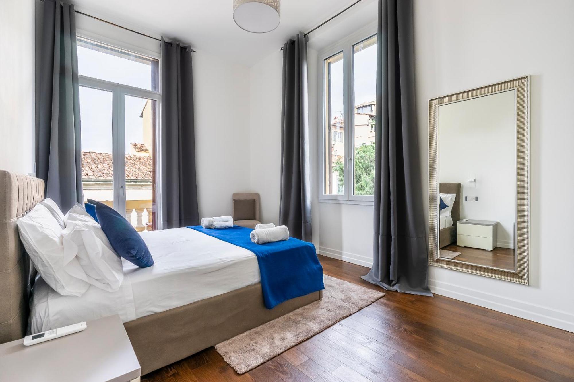 San Marco Black Appartamento Luxury Con Terrazzo E Parcheggio Su Richiesta Firenze Eksteriør billede